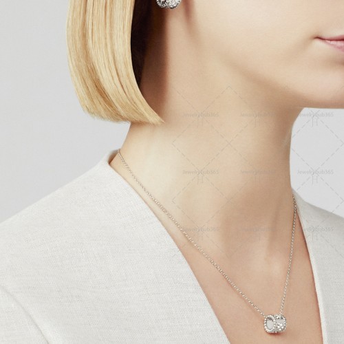 Perlée clovers pendant  16-Diamond White gold